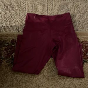 Zyia maroon metallic light n tight leggings